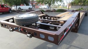 Murray Trailers | Pro Straight Corner Neck 1 Kingpin with Spare Tire